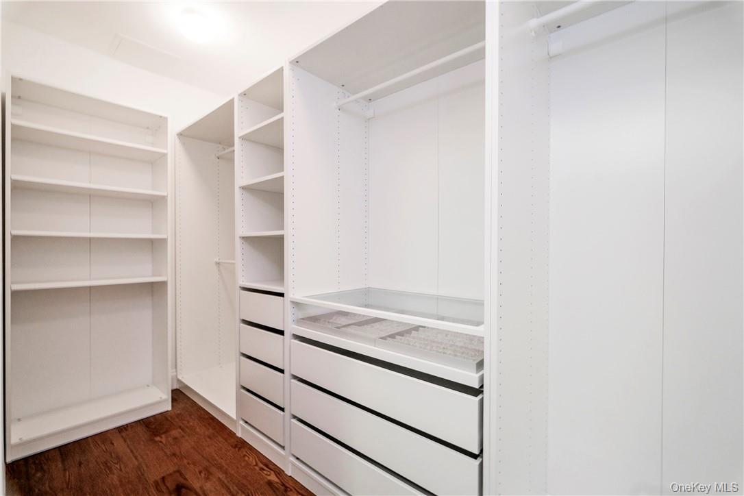 #17 photo, 10 Byron Place, Larchmont , NY 10538