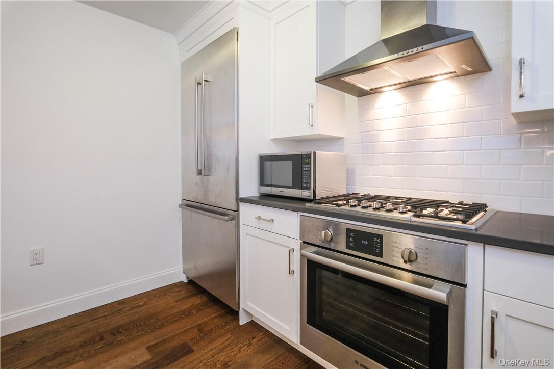 #8 photo, 10 Byron Place, Larchmont , NY 10538