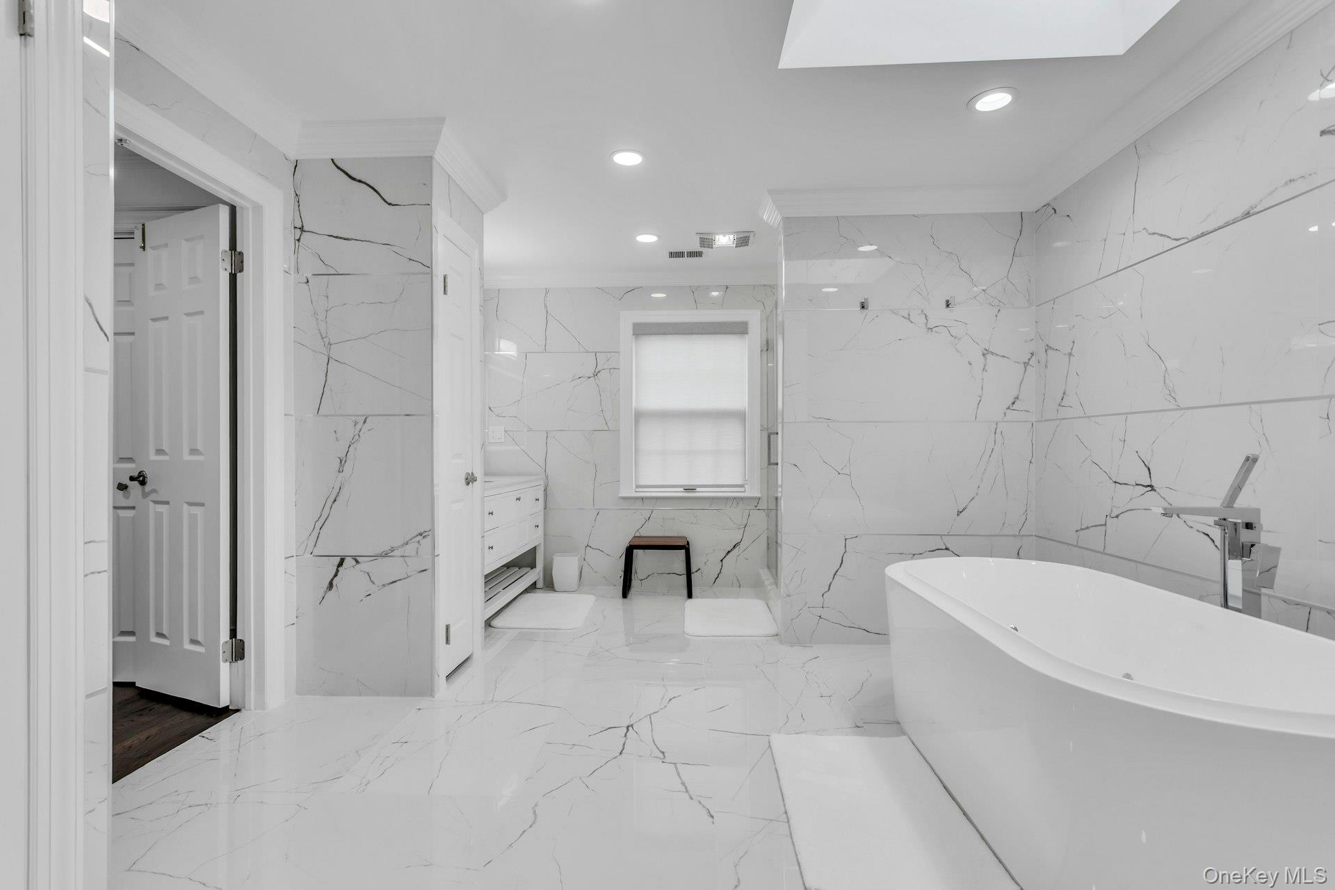 #19 photo, 16 Robin Court, ナッソー郡 Glen Cove , NY 11542