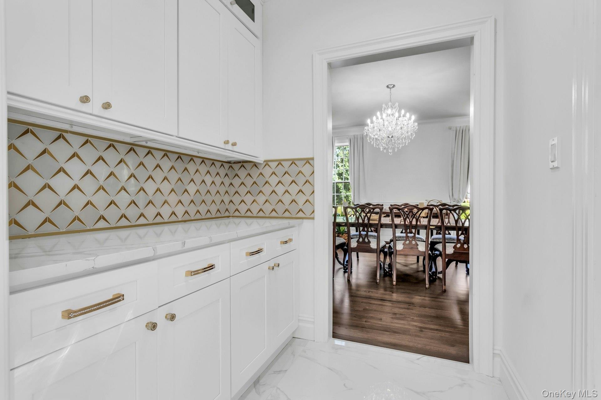 #9 photo, 16 Robin Court, ナッソー郡 Glen Cove , NY 11542