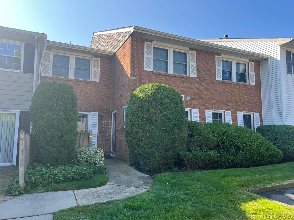 #4 photo, 94 Aspen Drive East, Woodbury , NY 11797