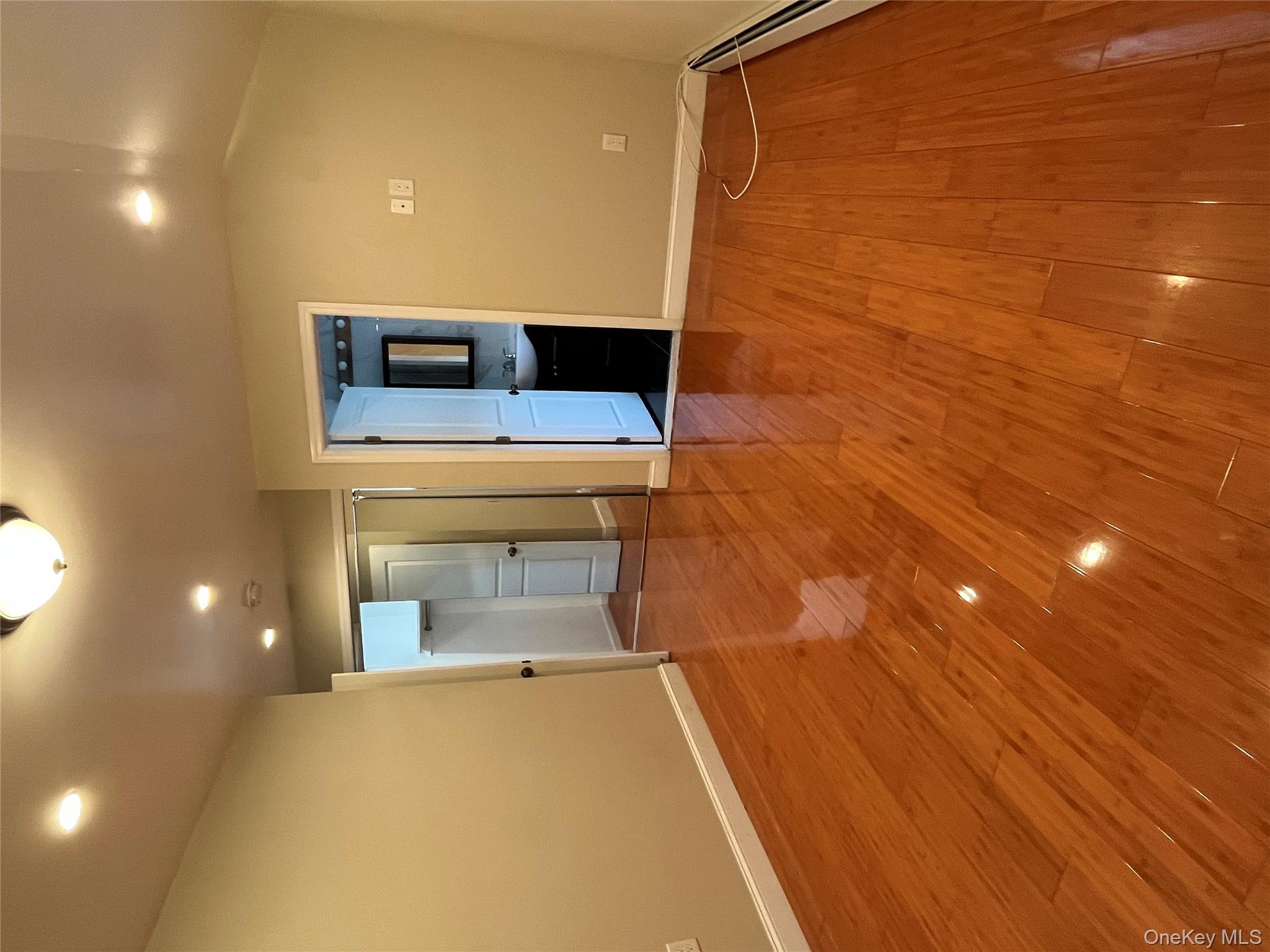 #8 photo, 16414 115th Avenue, クイーンズ区 Jamaica , NY 11434