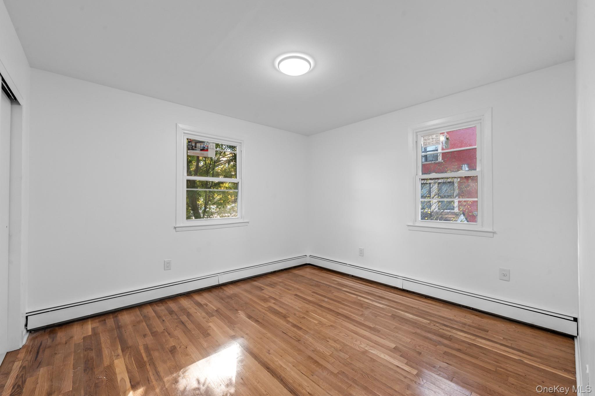 #13 photo, 17211 Horace Harding Expressway, クイーンズ区 Fresh Meadows , NY 11365