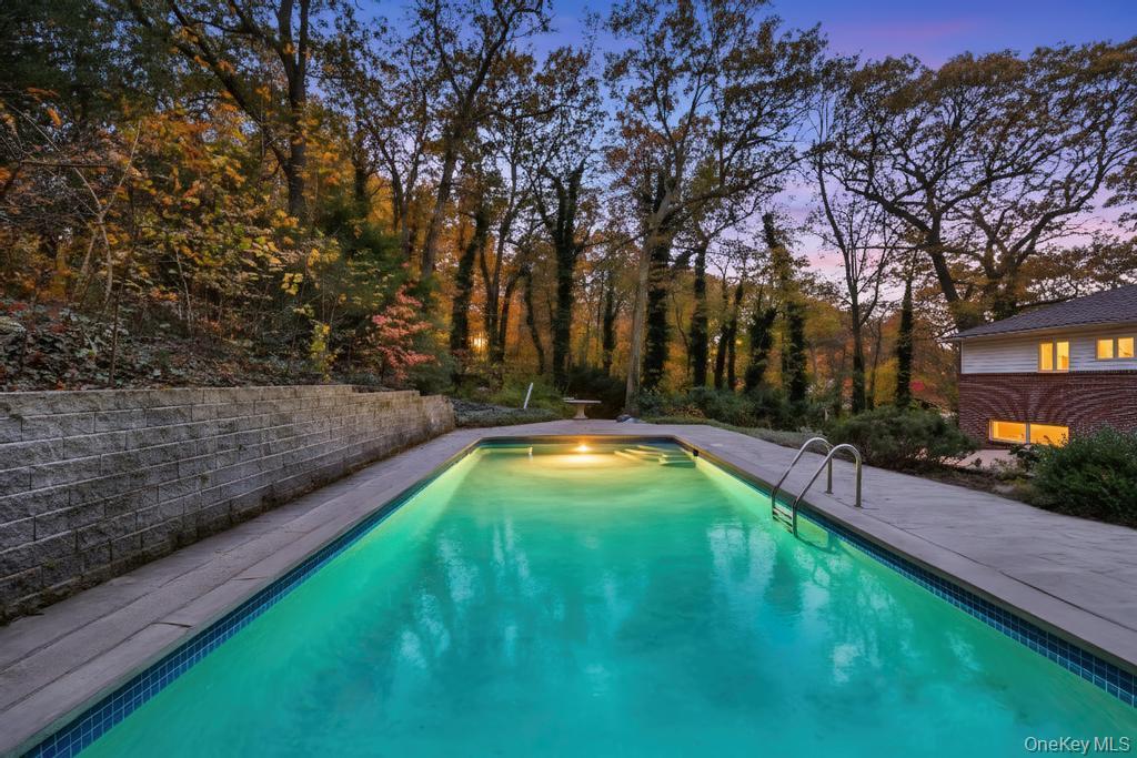 #10 photo, 619 Caledonia Road, Dix Hills , NY 11746