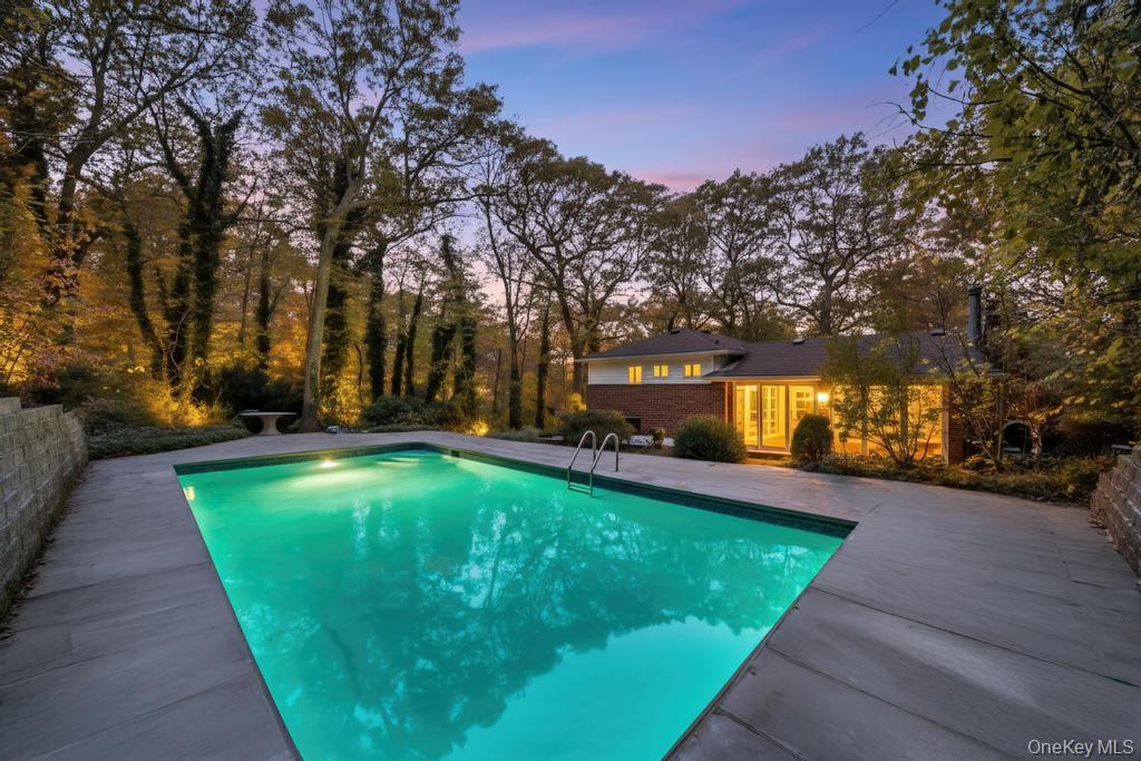 #11 photo, 619 Caledonia Road, Dix Hills , NY 11746