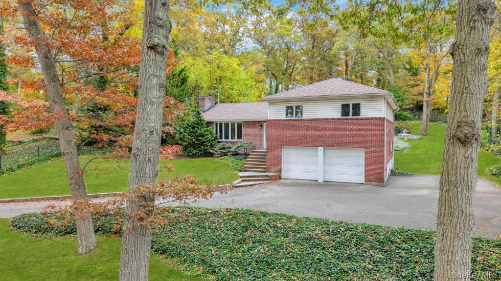 #3 photo, 619 Caledonia Road, Dix Hills , NY 11746