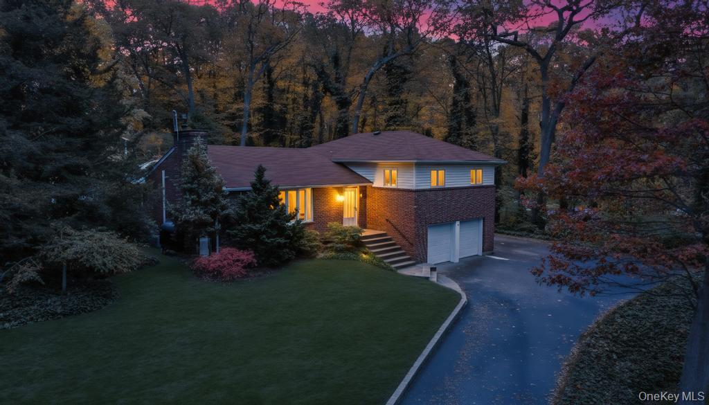 #4 photo, 619 Caledonia Road, Dix Hills , NY 11746