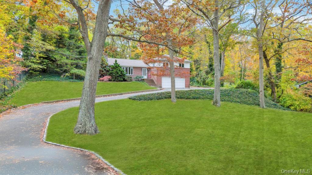 #5 photo, 619 Caledonia Road, Dix Hills , NY 11746