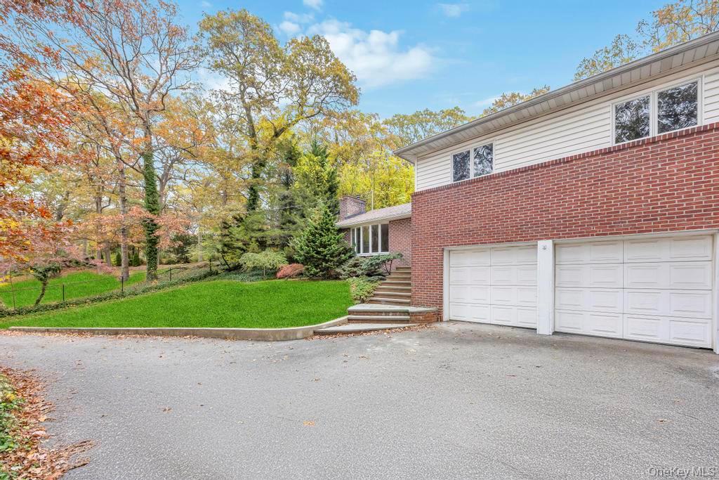 #7 photo, 619 Caledonia Road, Dix Hills , NY 11746
