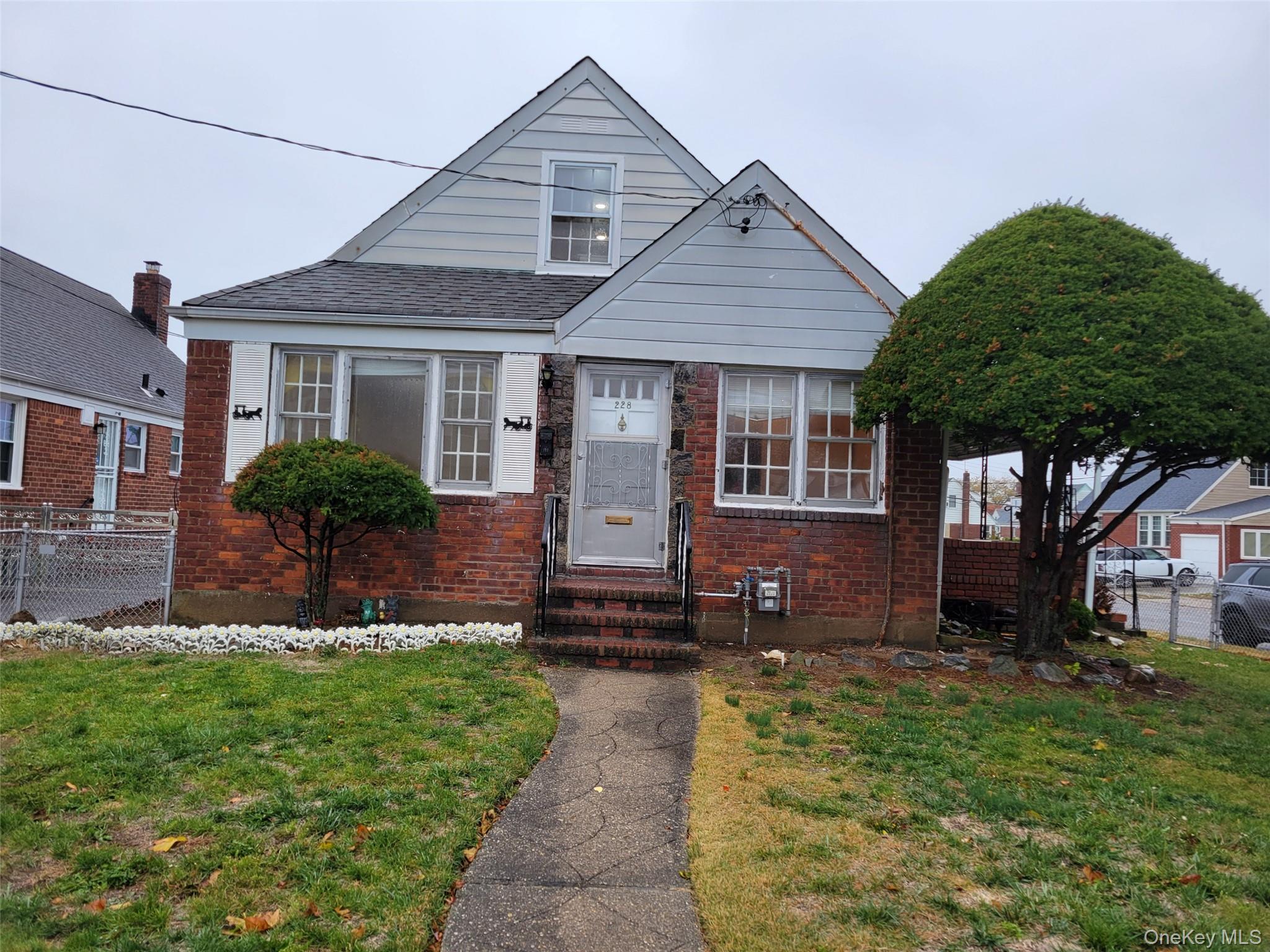 #1 photo, 228 East, ナッソー郡 Valley Stream , NY 11580