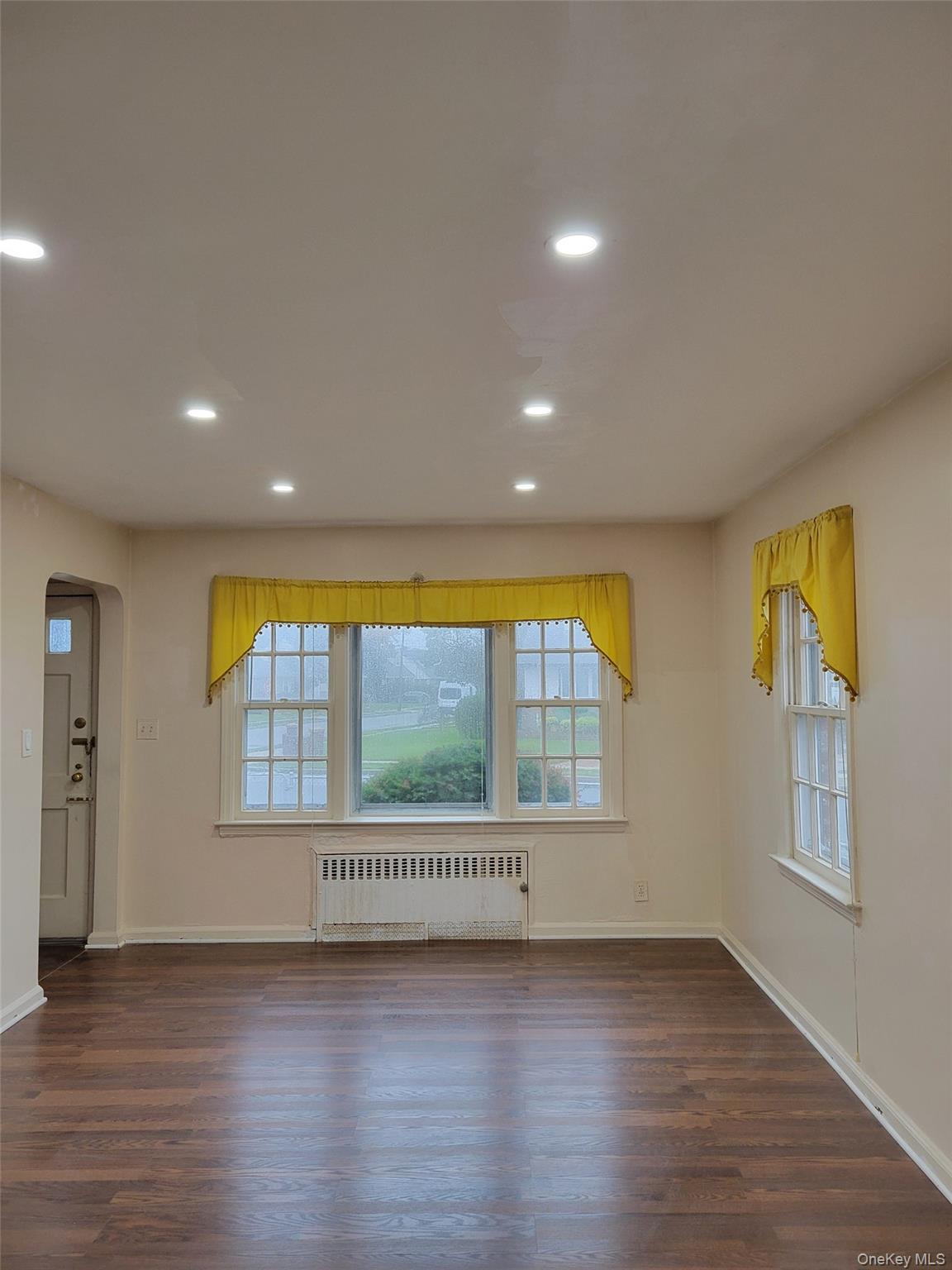 #2 photo, 228 East, ナッソー郡 Valley Stream , NY 11580