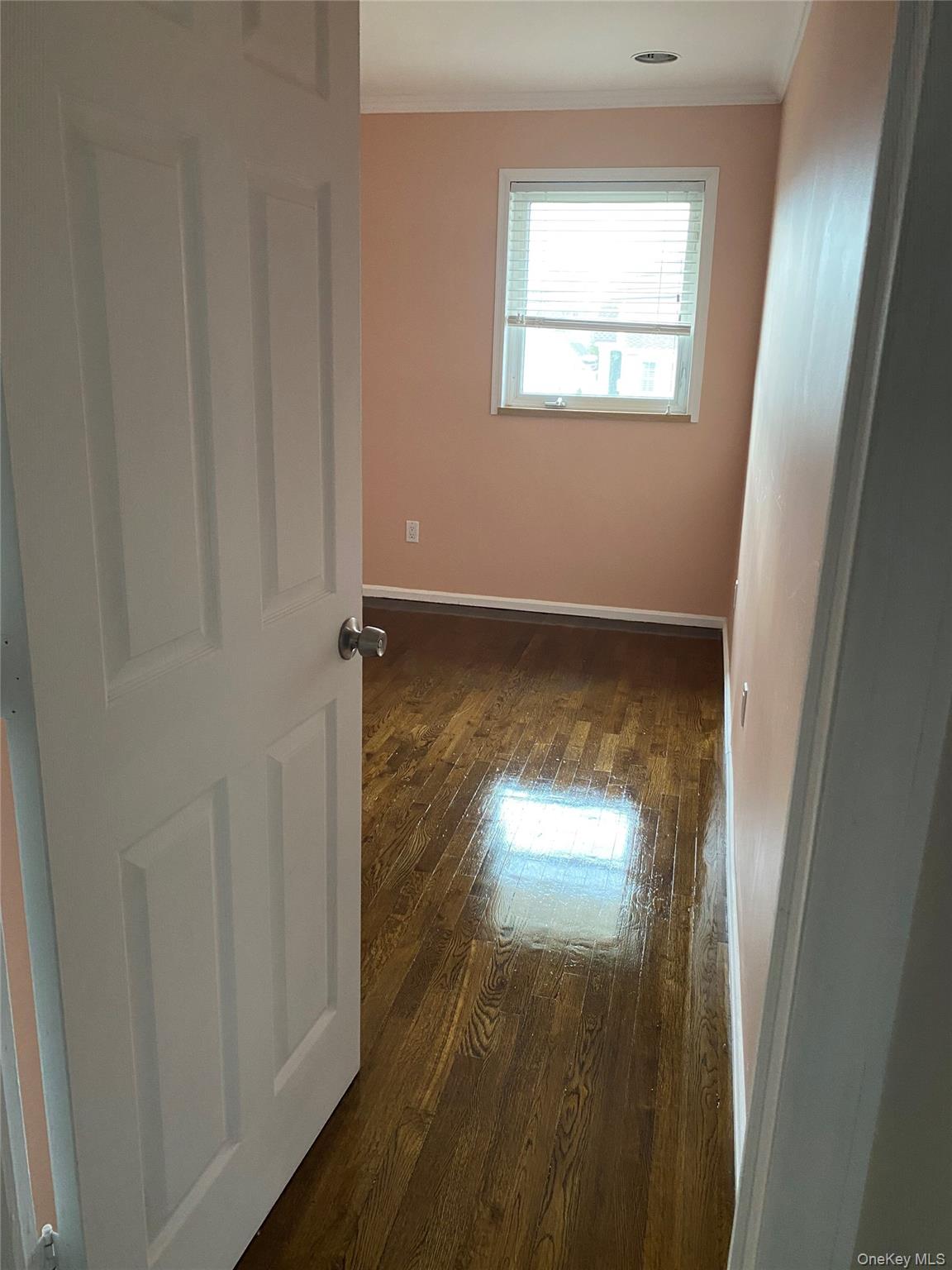 #10 photo, 2561 S Saint Marks Avenue, Bellmore , NY 11710