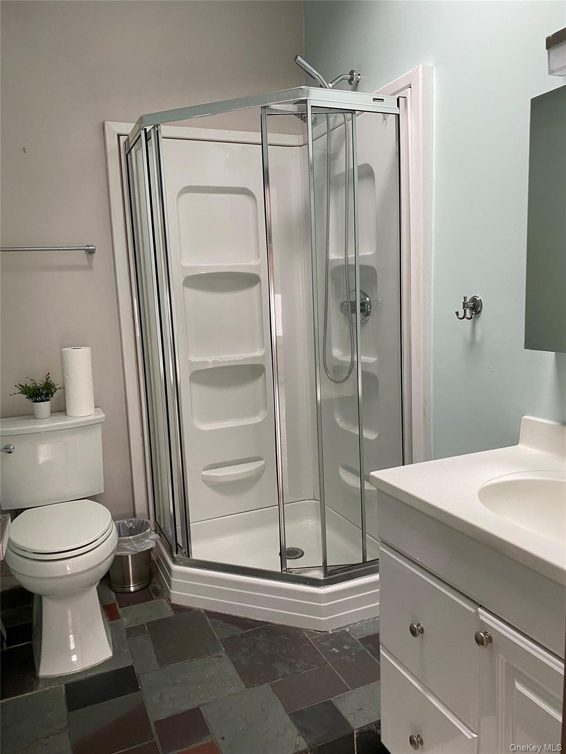 #8 photo, 2561 S Saint Marks Avenue, Bellmore , NY 11710