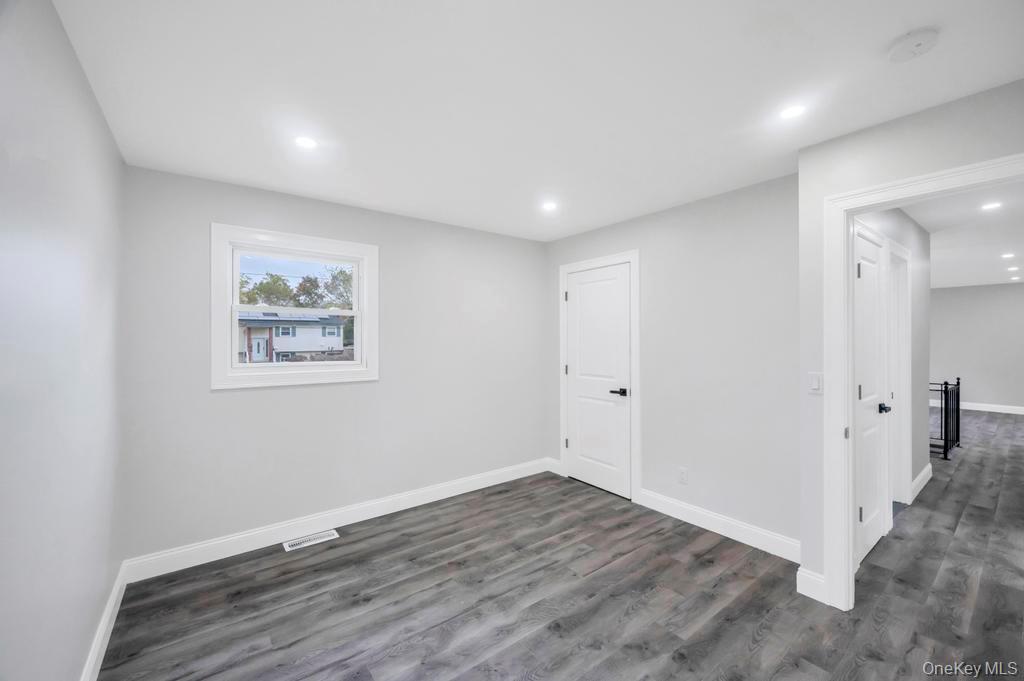 #19 photo, 3004 New London Avenue, Medford , NY 11763