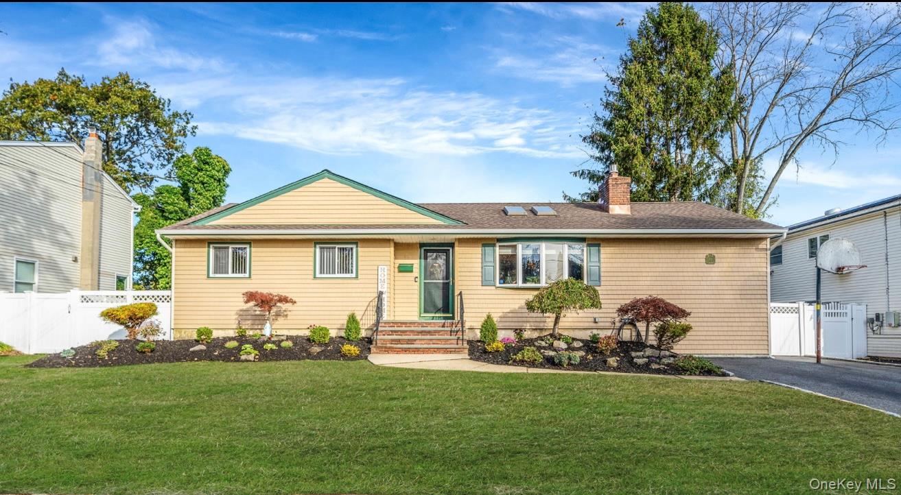 #1 photo, 44 Lenox Street, Lindenhurst , NY 11757