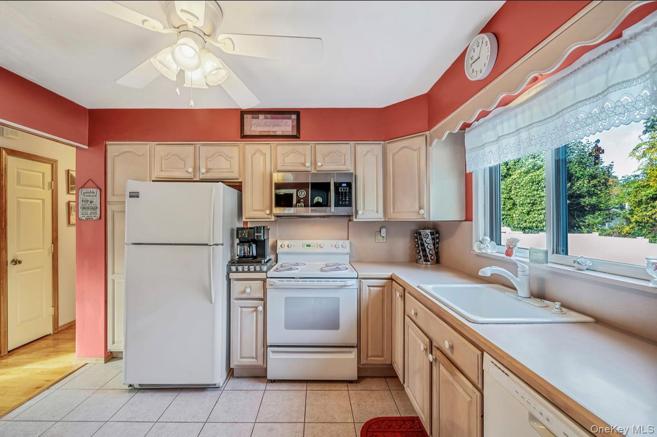 #12 photo, 44 Lenox Street, Lindenhurst , NY 11757