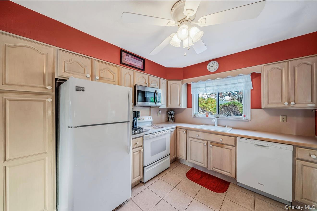 #13 photo, 44 Lenox Street, Lindenhurst , NY 11757