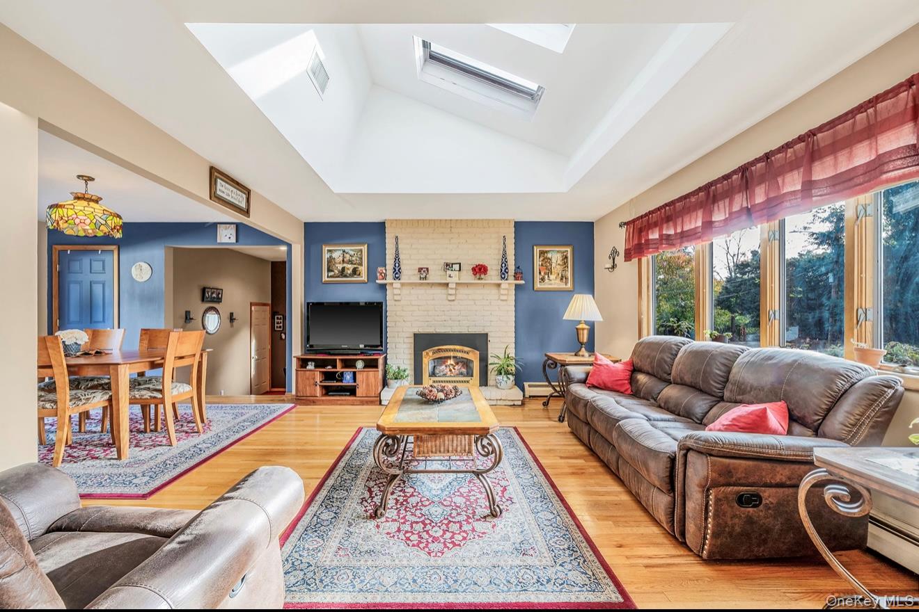 #6 photo, 44 Lenox Street, Lindenhurst , NY 11757