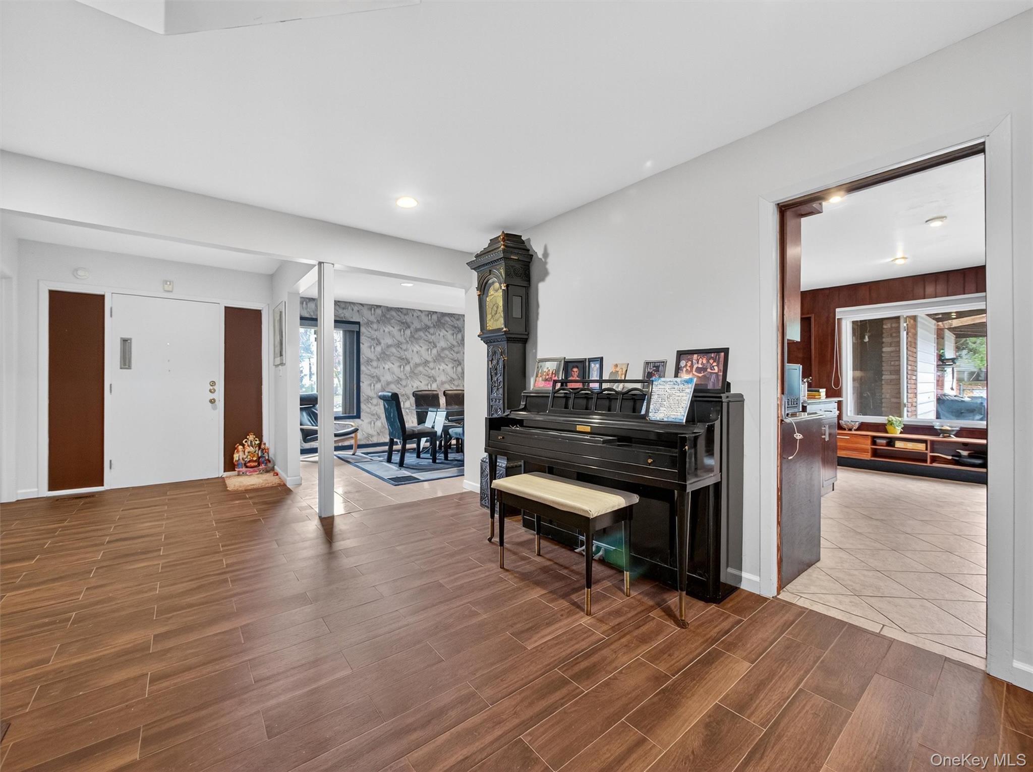 #16 photo, 2 Kings Gate Road, Suffern , NY 10901