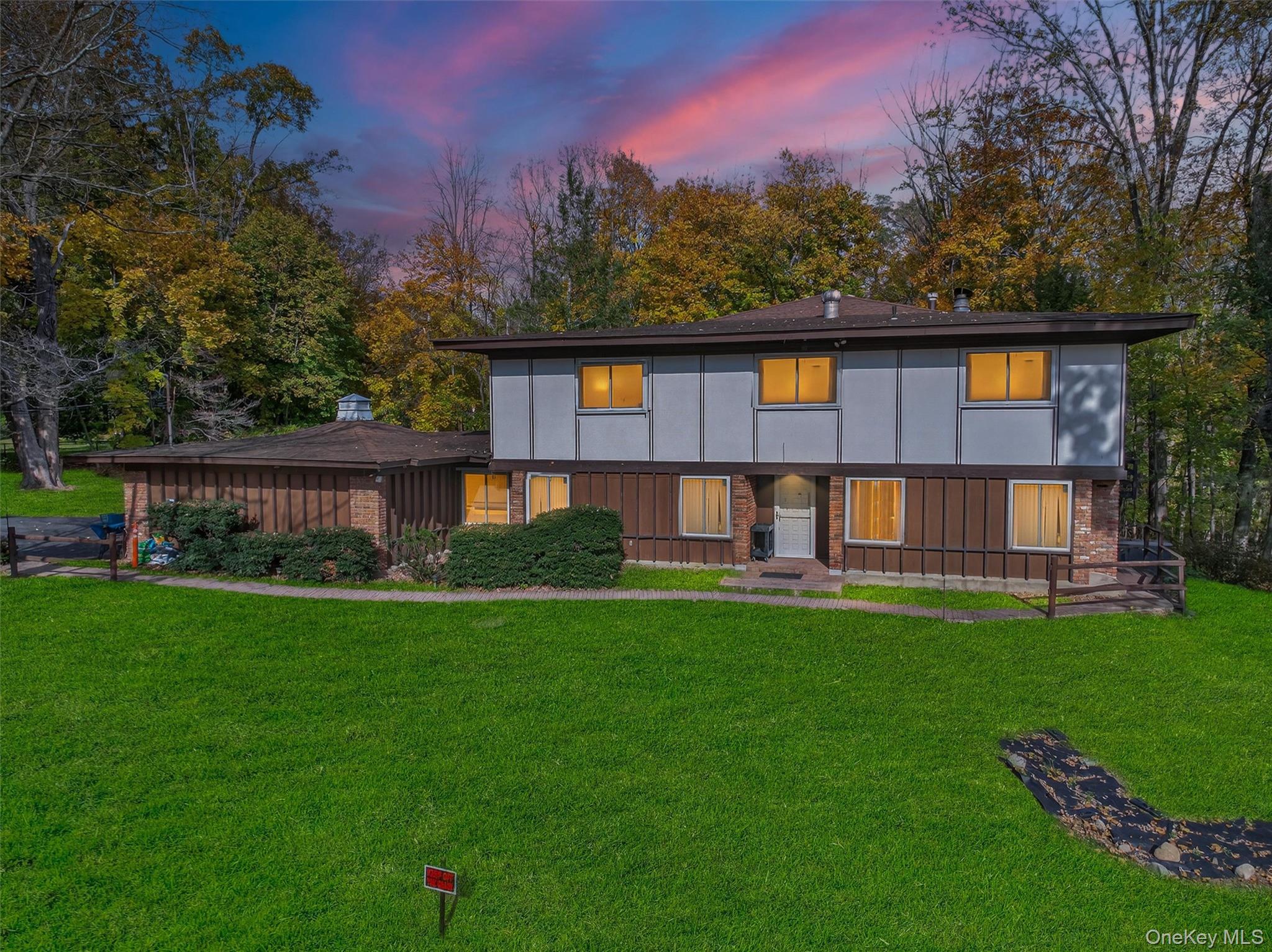 #2 photo, 2 Kings Gate Road, Suffern , NY 10901