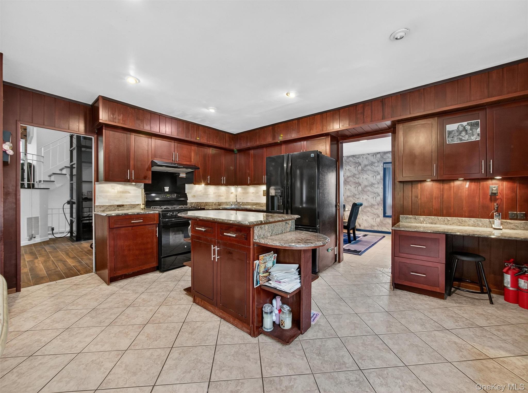 #20 photo, 2 Kings Gate Road, Suffern , NY 10901