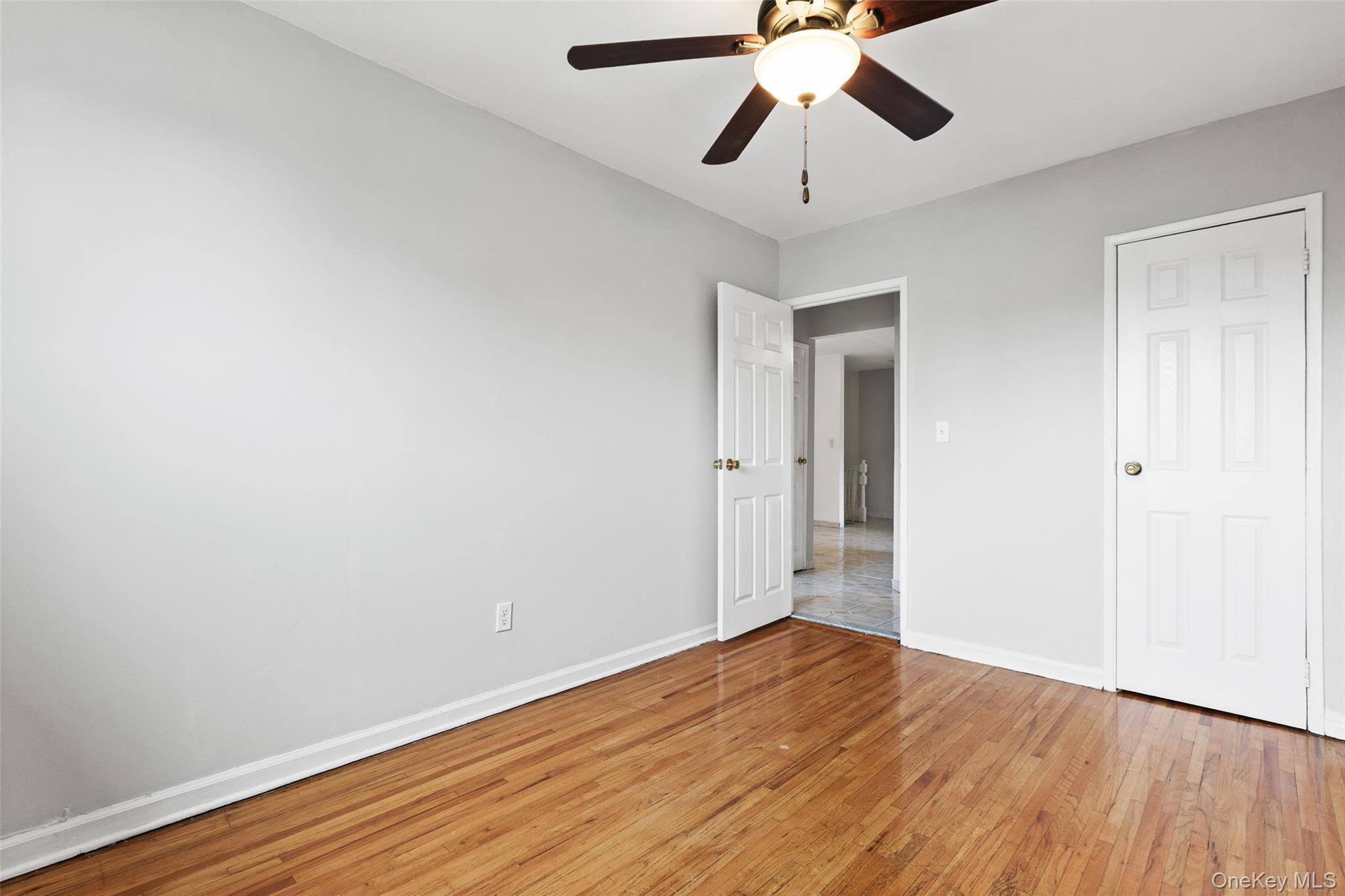 #11 photo, 815 Throggs Neck Expressway, ブロンクス区 Bronx , NY 10465