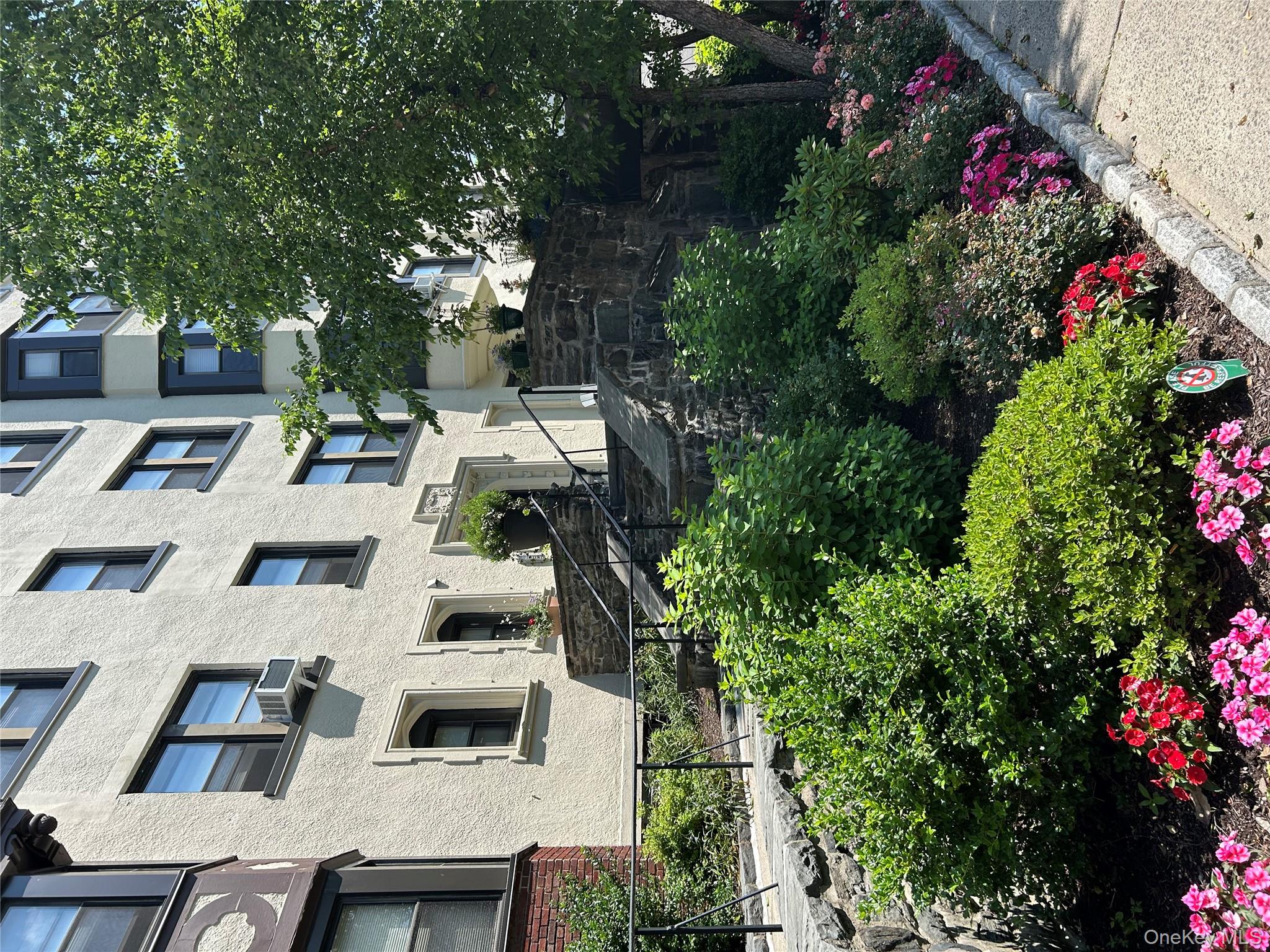 #3 photo, 56 Pondfield Road, ブロンクス区 Bronxville , NY 10708