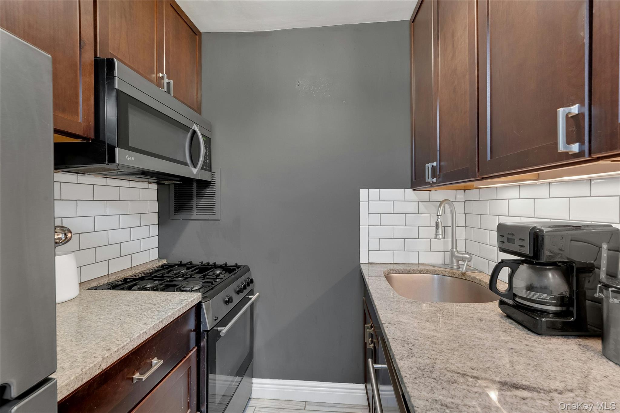 #14 photo, 30 N Broadway, White Plains , NY 10601