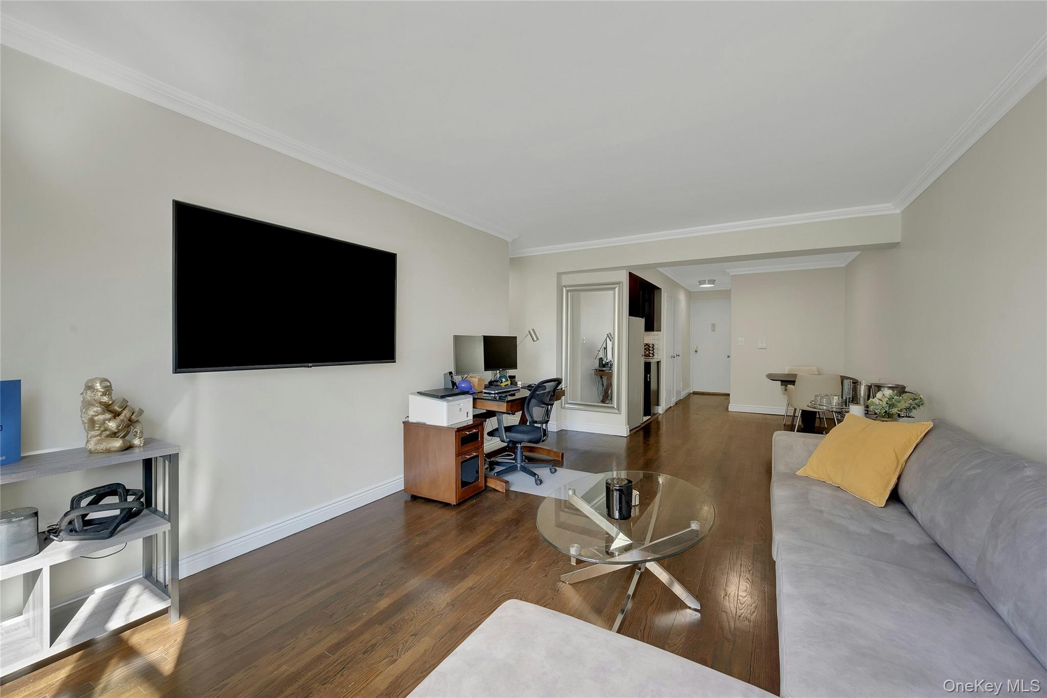 #7 photo, 30 N Broadway, White Plains , NY 10601