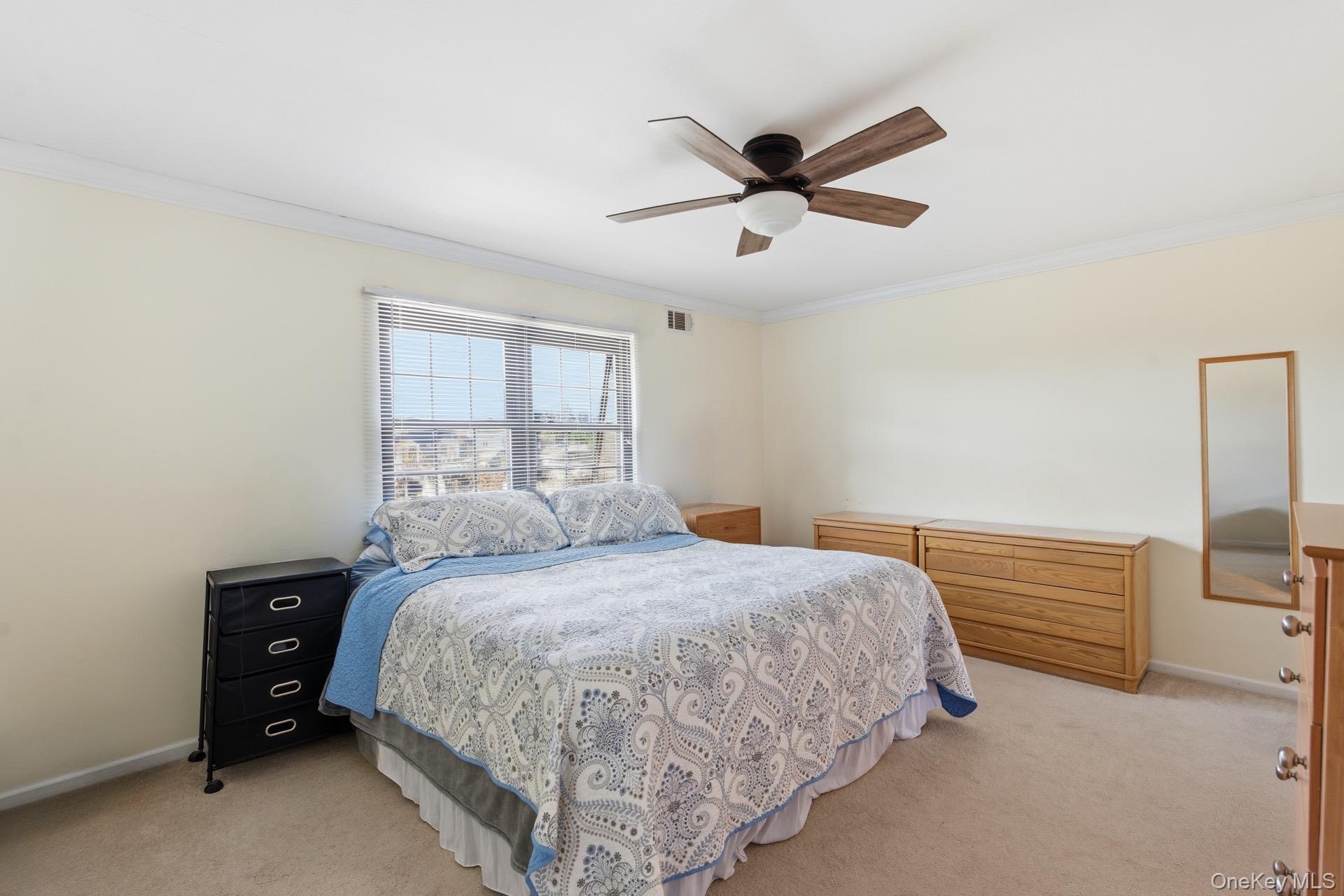 #16 photo, 313 Mariners Way, Copiague , NY 11726