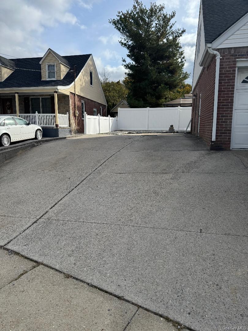 #14 photo, 29 N Long Beach Road, Rockville Centre , NY 11570