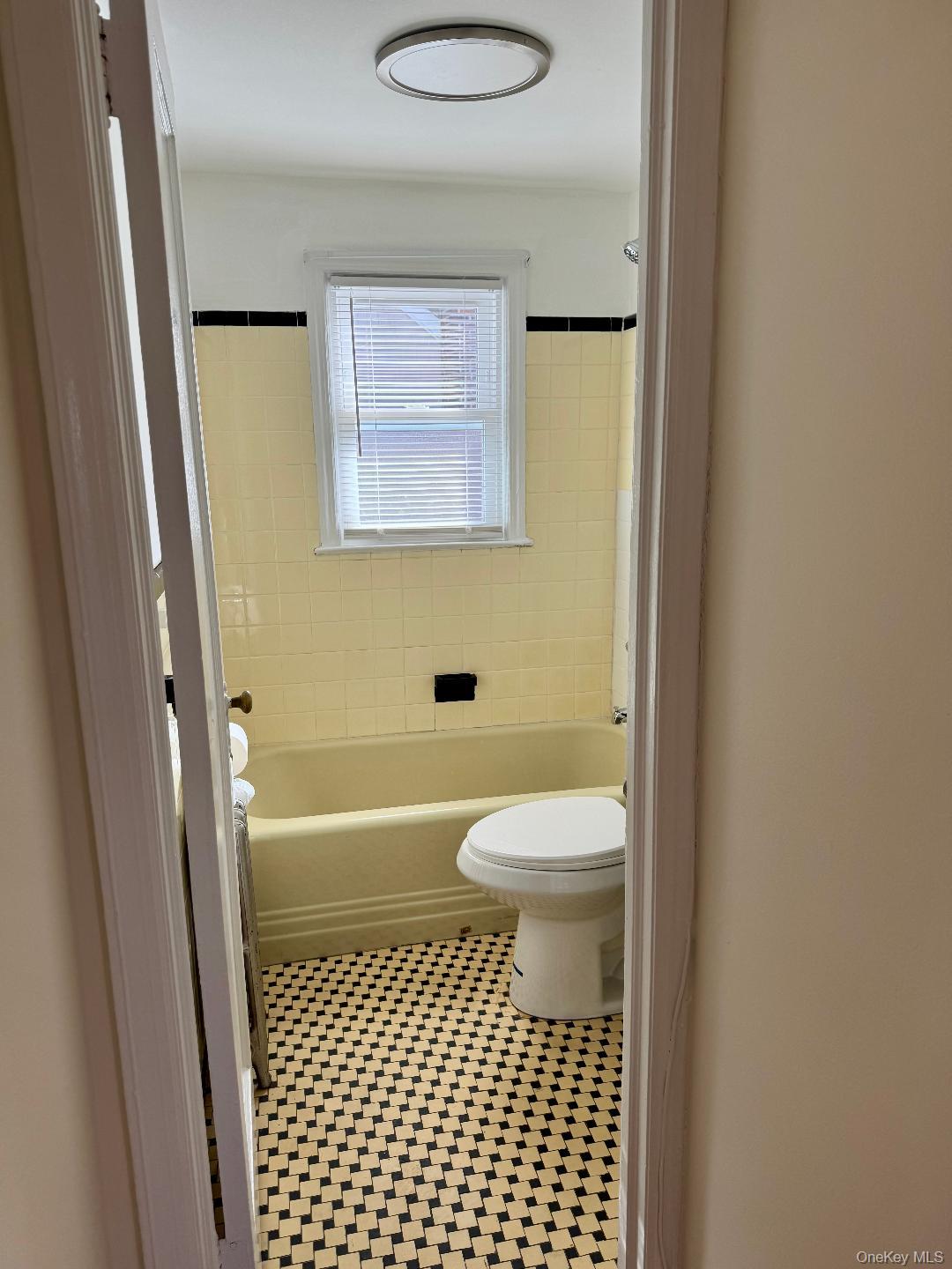 #7 photo, 29 N Long Beach Road, Rockville Centre , NY 11570