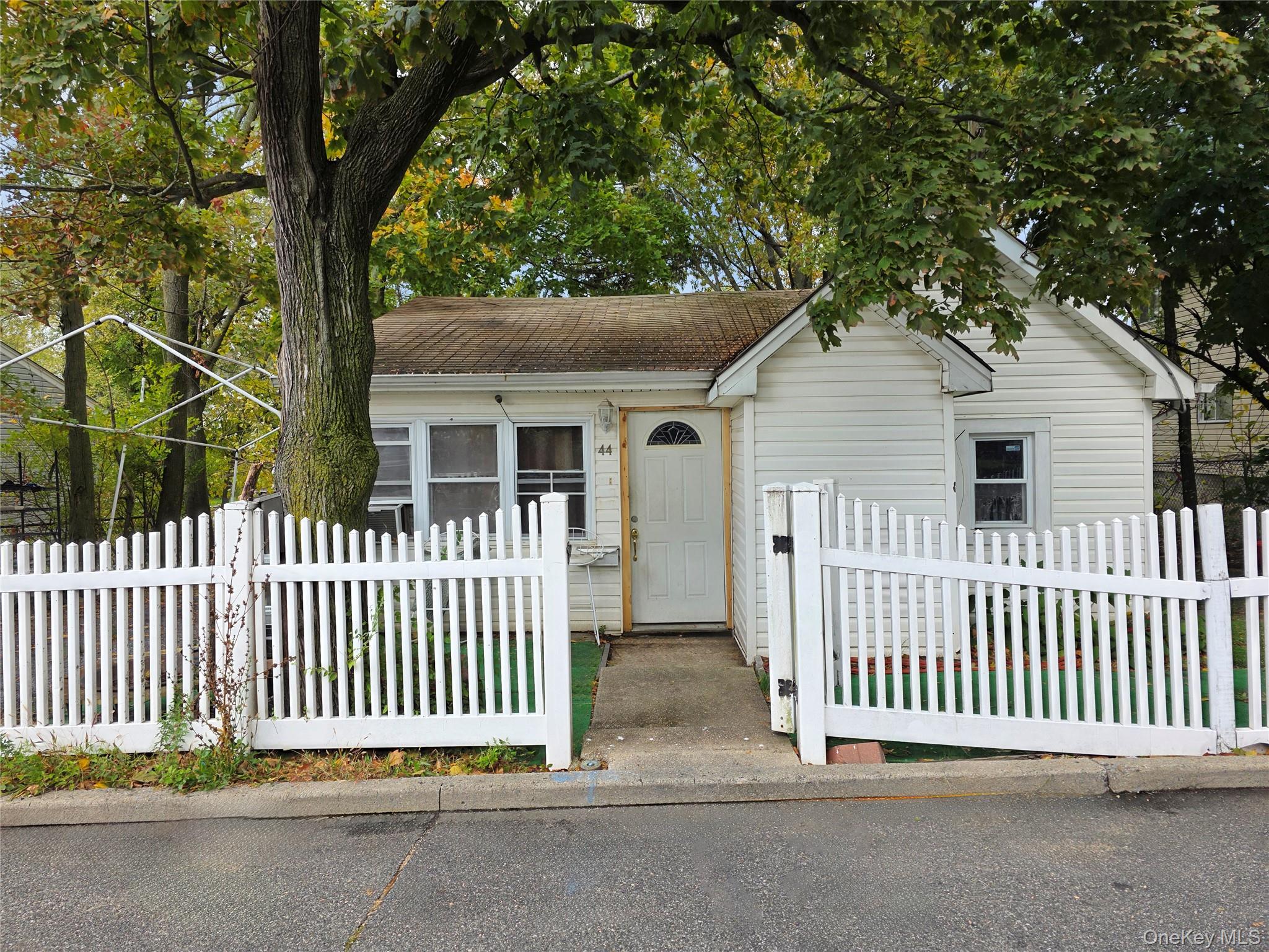 #7 photo, 44 Carnegie Avenue, ナッソー郡 Elmont , NY 11003