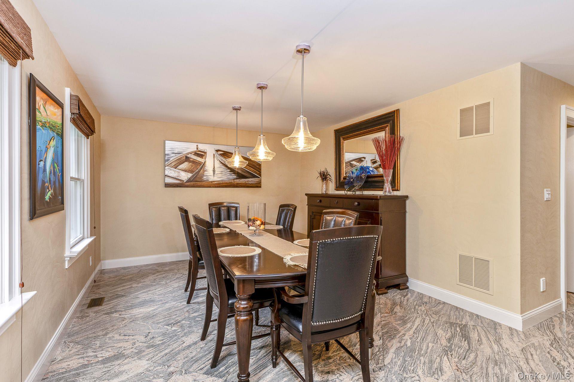 #11 photo, Manorville, サフォーク郡 Manorville , NY 11949