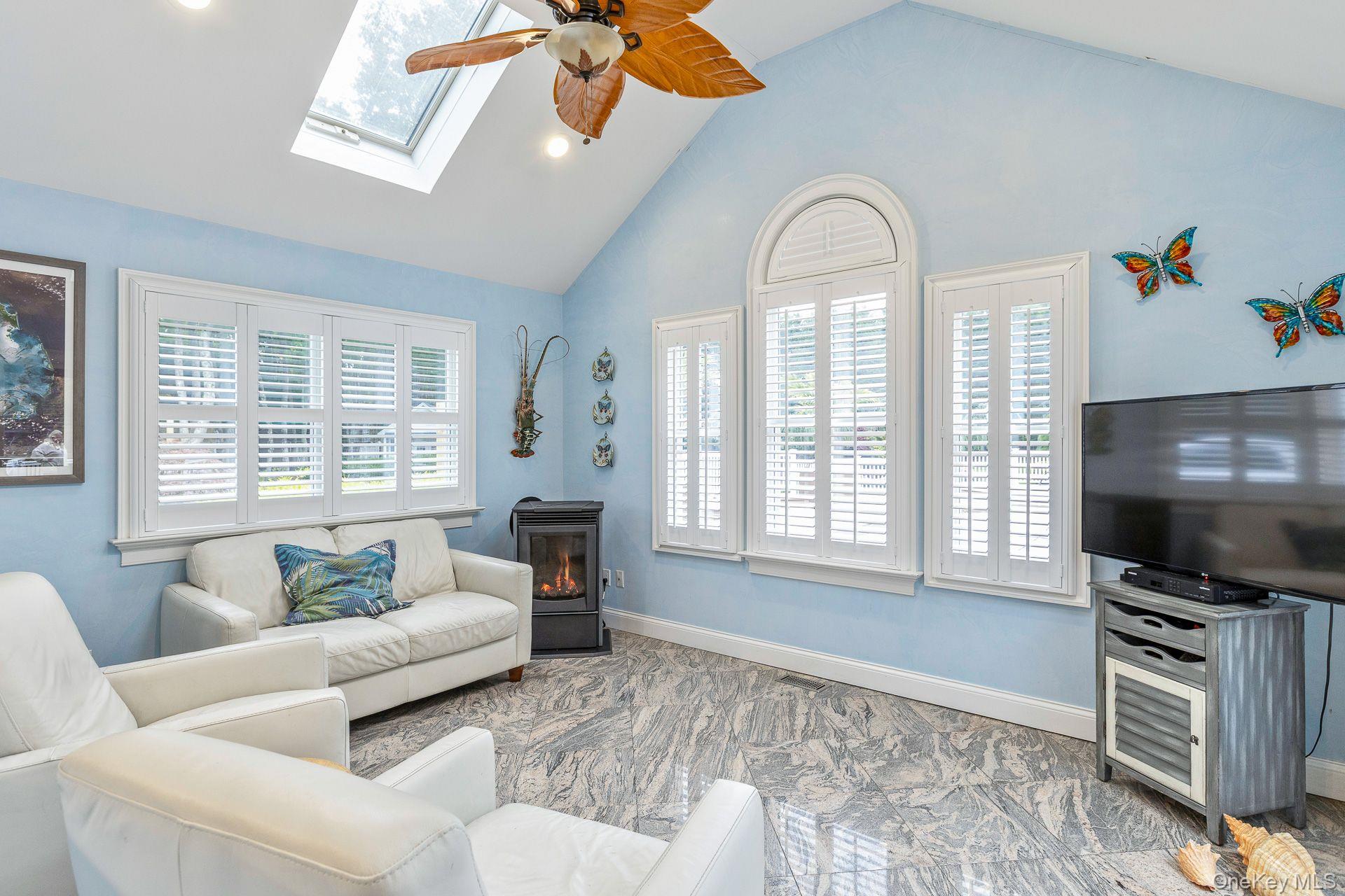 #16 photo, Manorville, サフォーク郡 Manorville , NY 11949