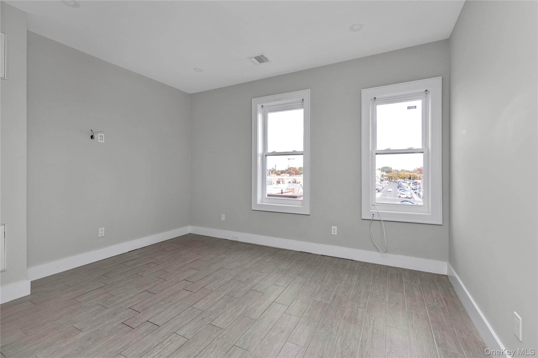 #5 photo, 17 N Park Avenue, Rockville Centre , NY 11570