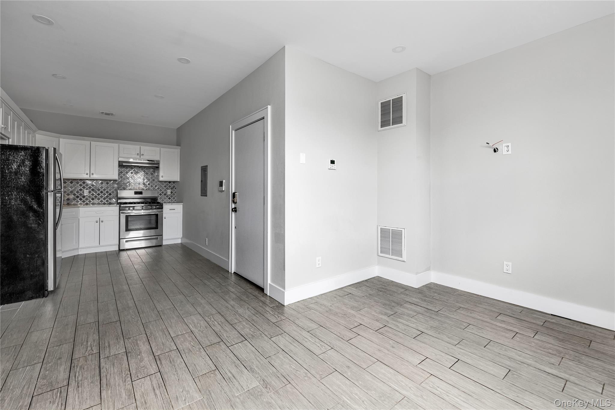 #7 photo, 17 N Park Avenue, Rockville Centre , NY 11570