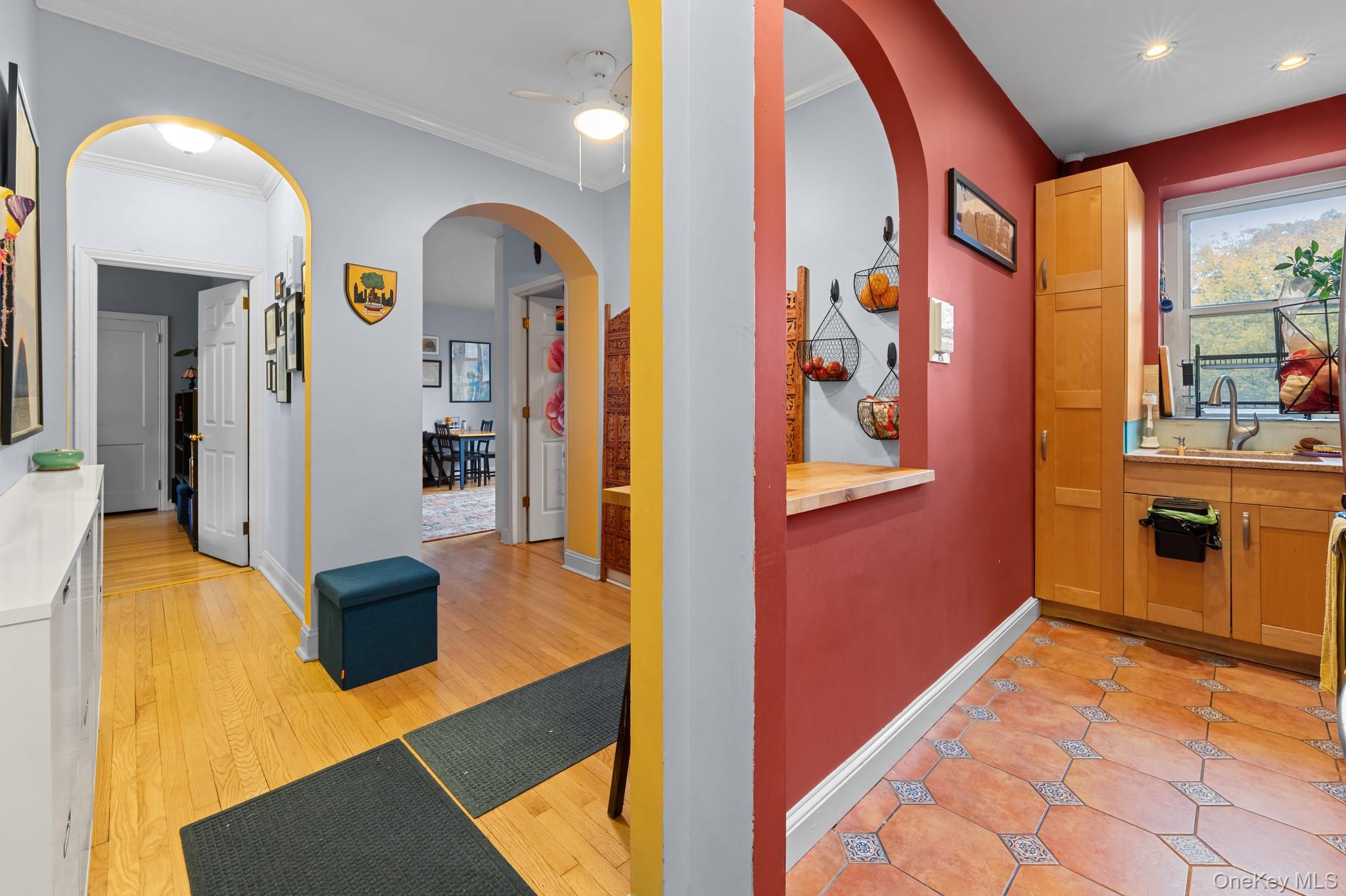 #9 photo, 34-40 79th Street, クイーンズ区 Jackson Heights , NY 11372