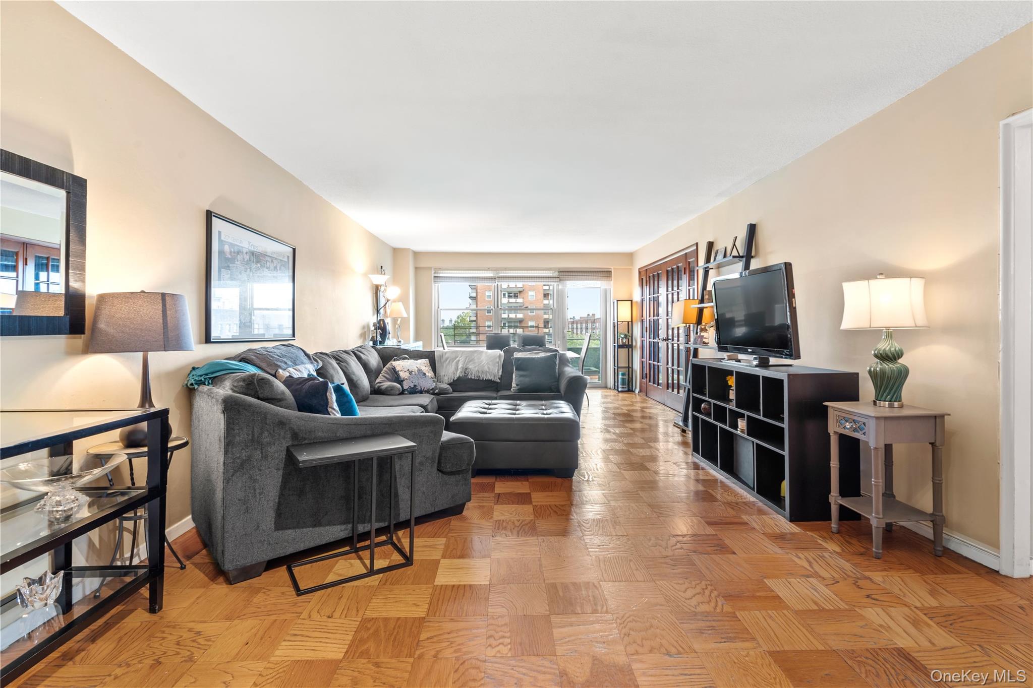 #2 photo, 70-31 108th Street, クイーンズ区 Forest Hills , NY 11375