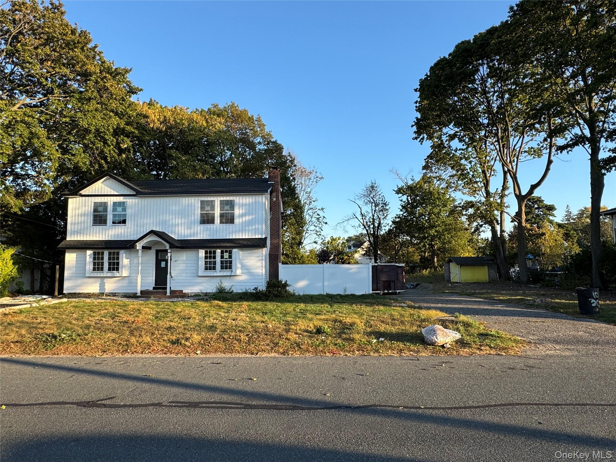 #1 photo, 156 Farmers Avenue, Lindenhurst , NY 11757