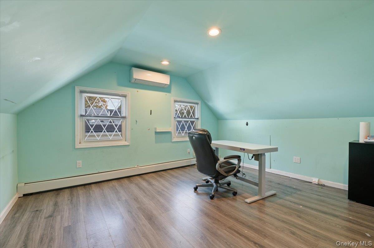 #10 photo, 54 HICKORY LANE, Levittown , NY 11756