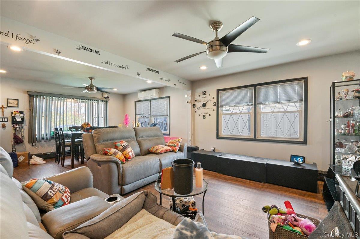 #5 photo, 54 HICKORY LANE, Levittown , NY 11756