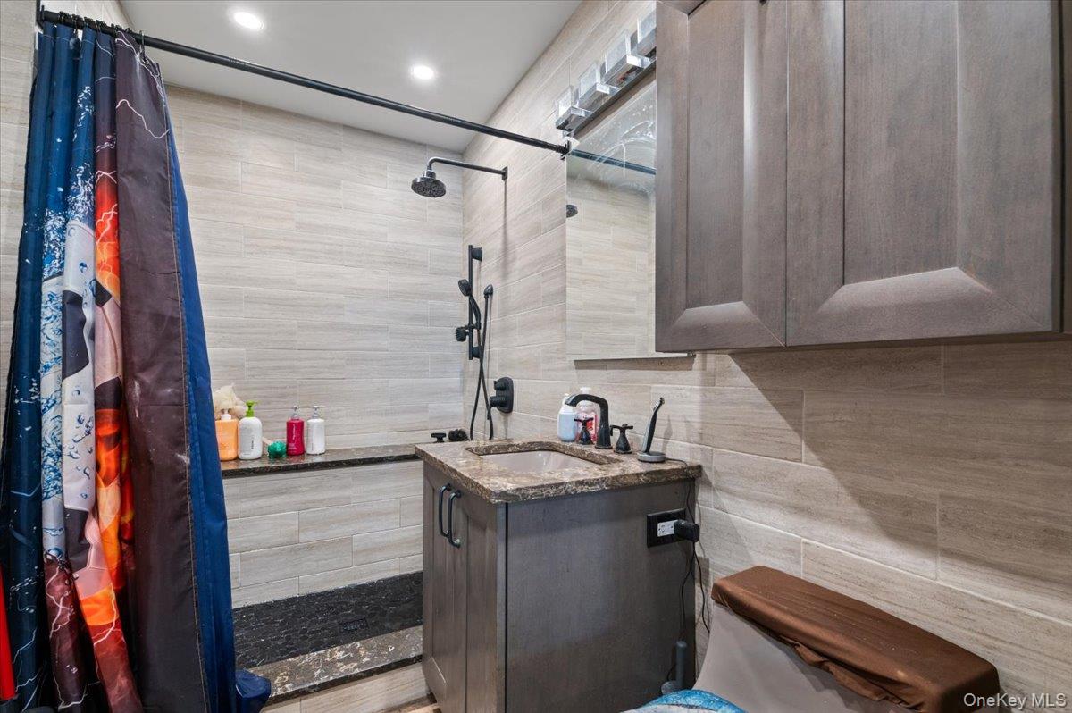 #9 photo, 54 HICKORY LANE, Levittown , NY 11756