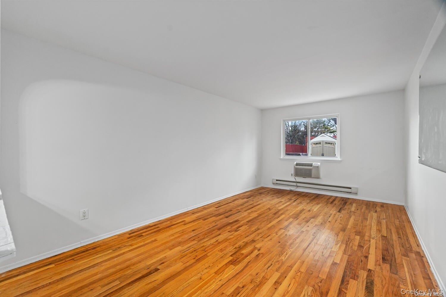 #12 photo, 155-09 Locke Avenue, クイーンズ区 Whitestone , NY 11357