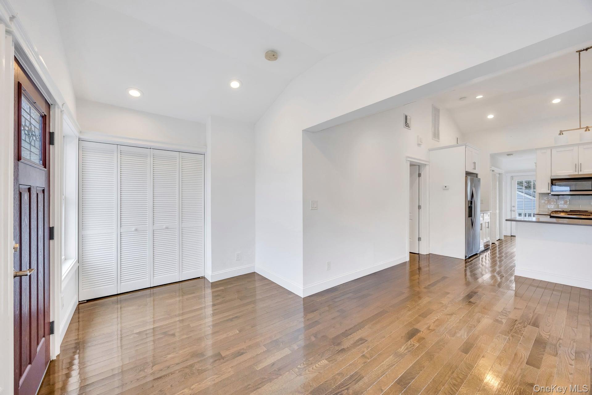 #10 photo, 21 Ireland Place, サフォーク郡 Copiague , NY 11726