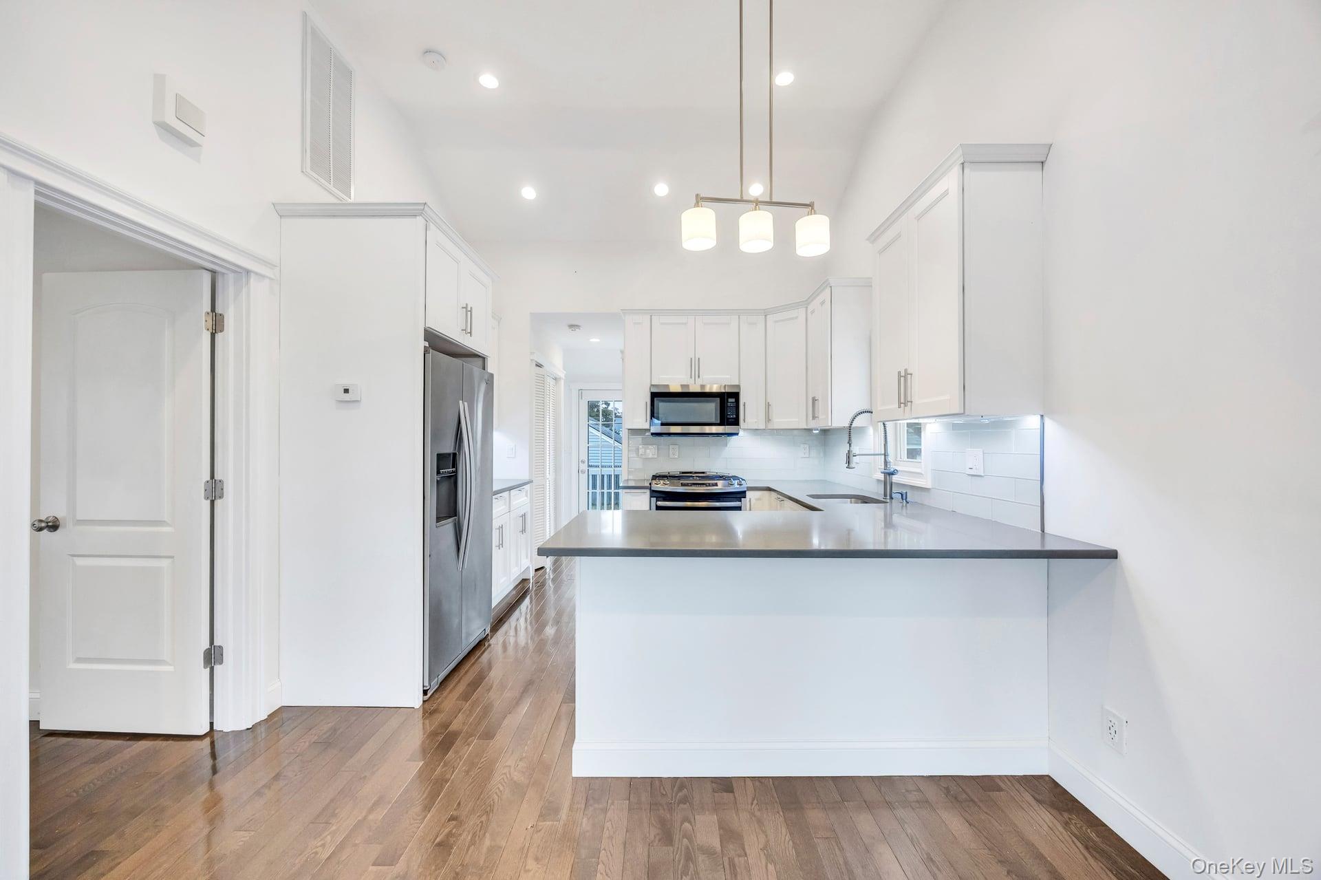 #14 photo, 21 Ireland Place, サフォーク郡 Copiague , NY 11726