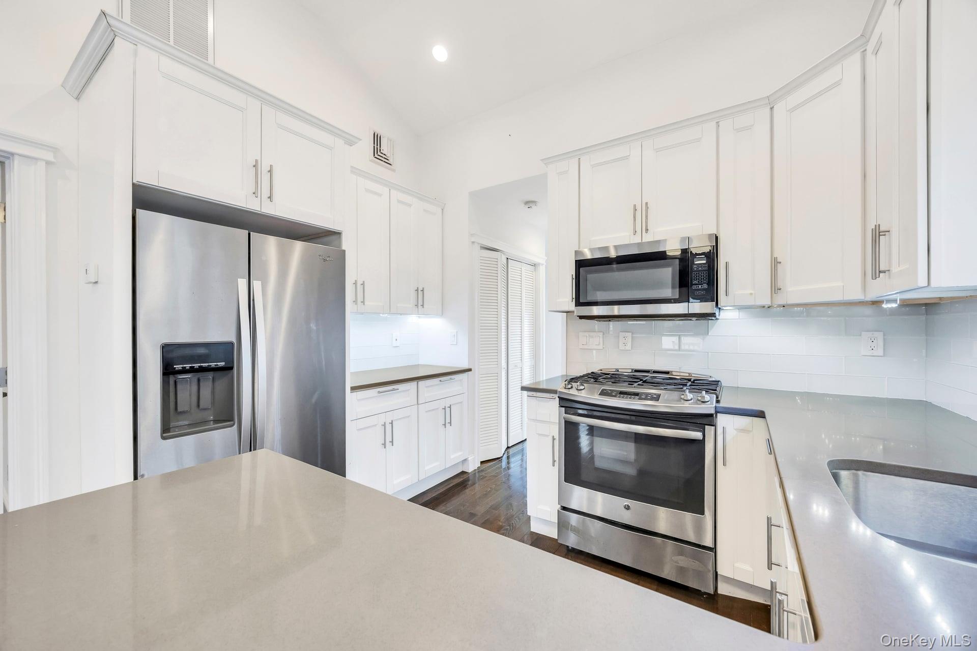 #15 photo, 21 Ireland Place, サフォーク郡 Copiague , NY 11726