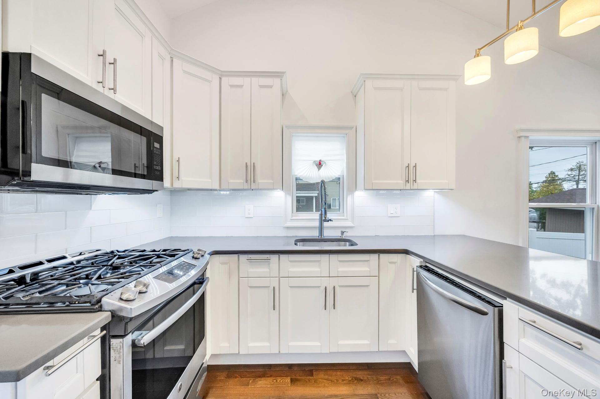 #18 photo, 21 Ireland Place, サフォーク郡 Copiague , NY 11726