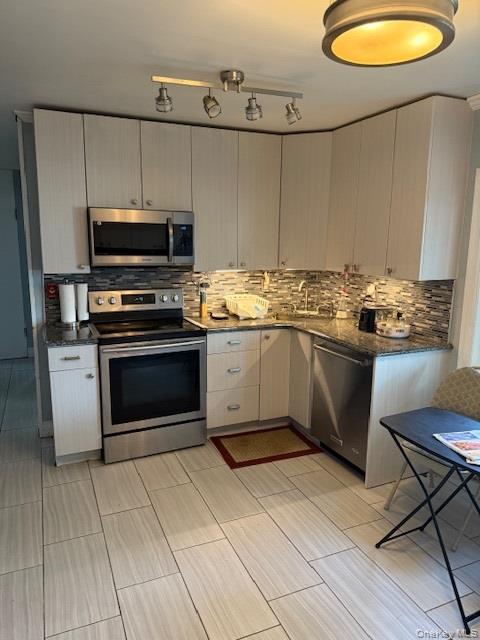 #6 photo, 112 Gun Lane, ナッソー郡 Levittown , NY 11756