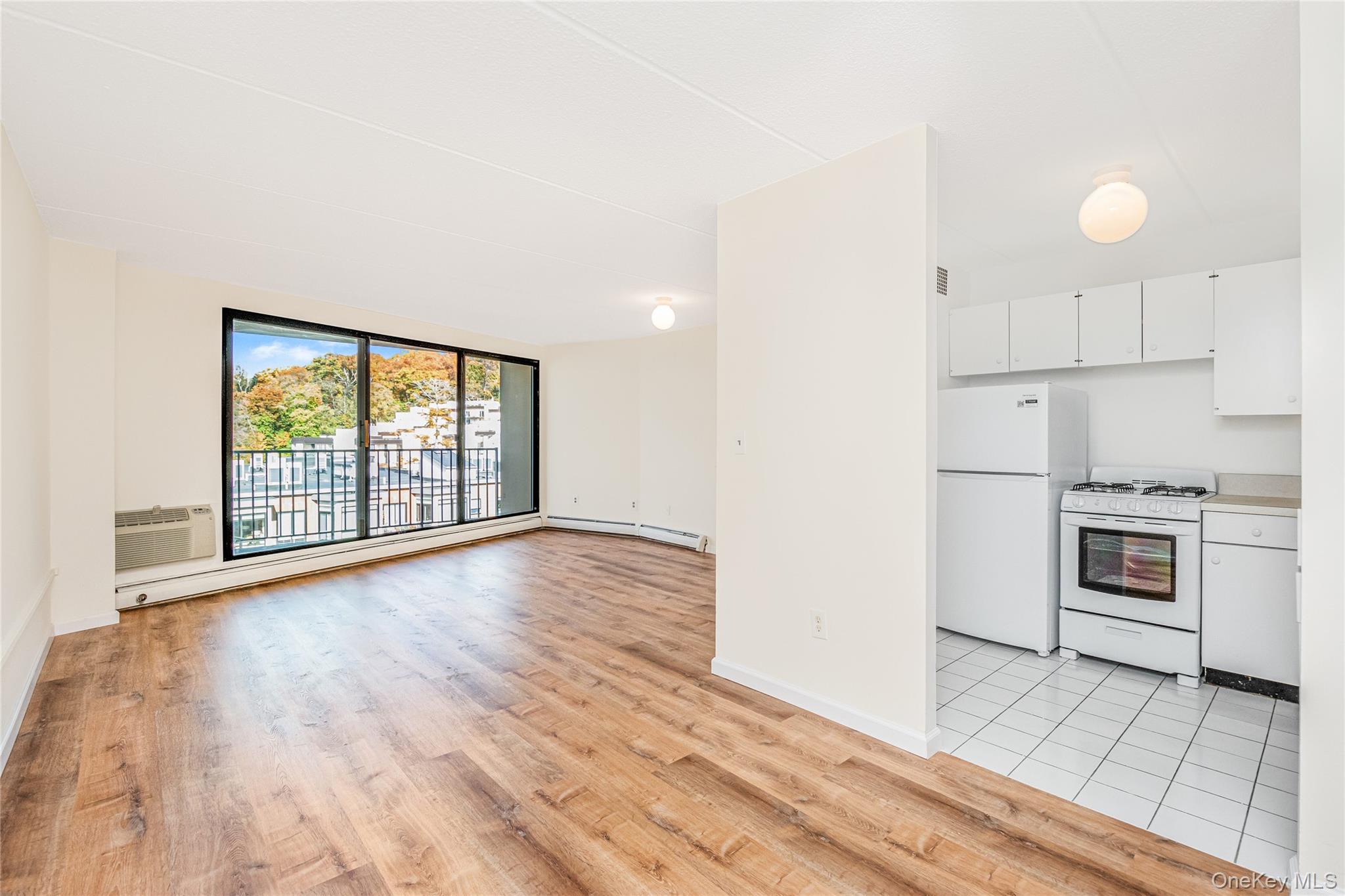 #3 photo, 1155 Warburton Avenue, Yonkers , NY 10701